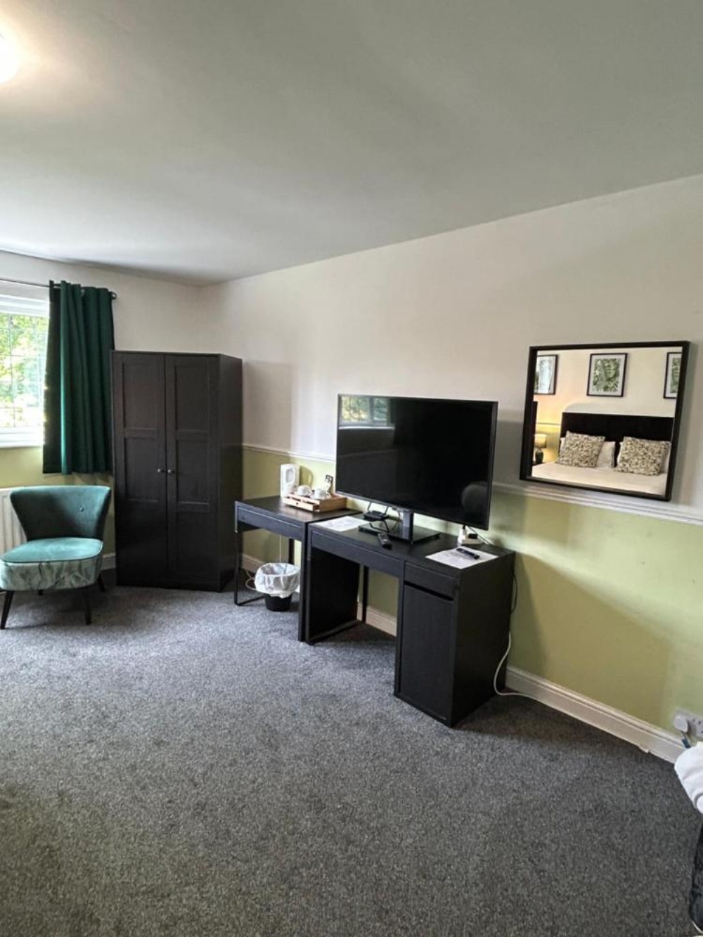 Room image 3