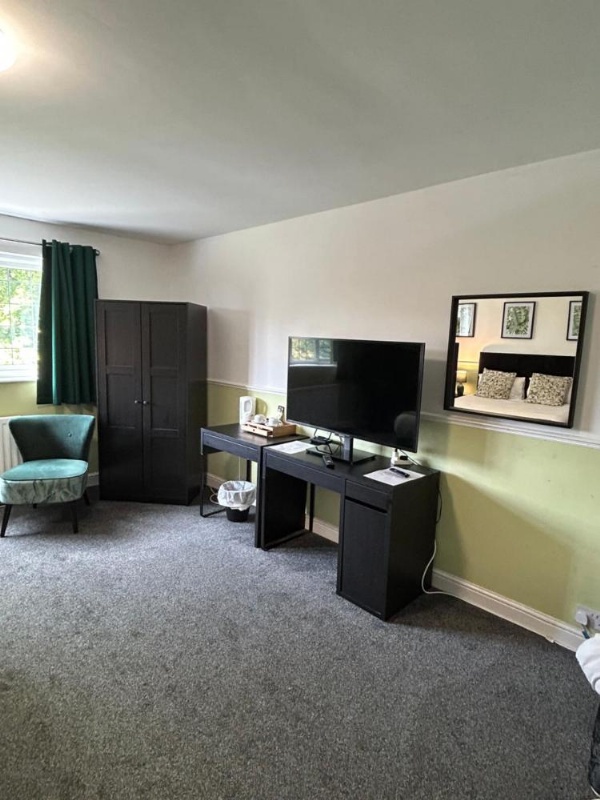 Barons Court Hotel image 13