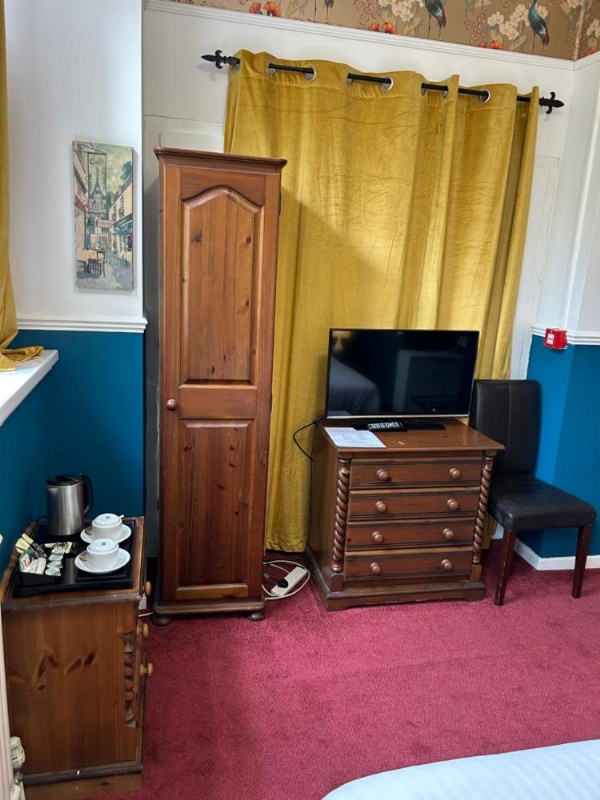 Barons Court Hotel image 15