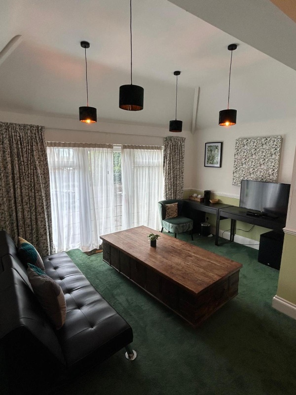 Barons Court Hotel Main image