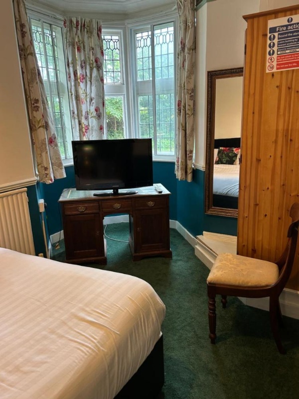 Barons Court Hotel image 22