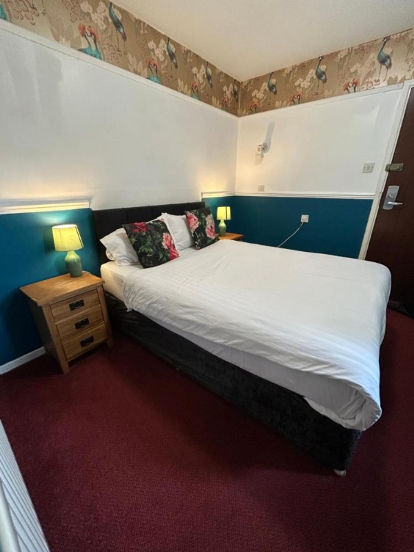 Barons Court Hotel image 26