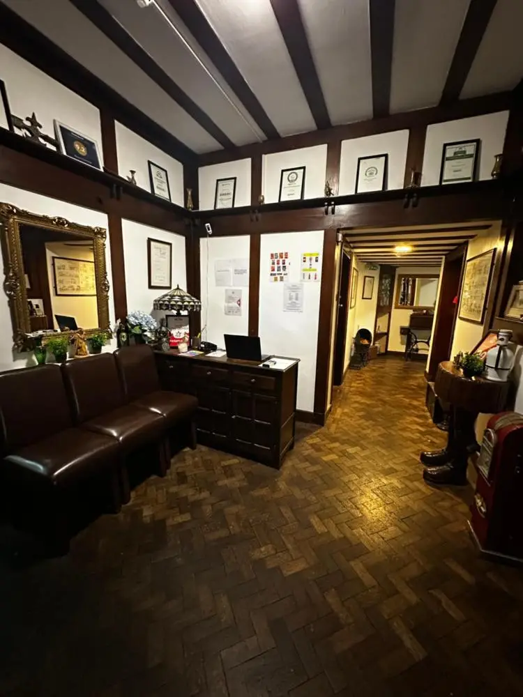 Barons Court Hotel 7