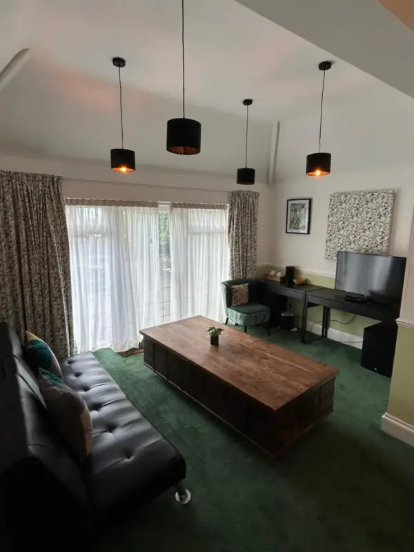 Barons Court Hotel Main image